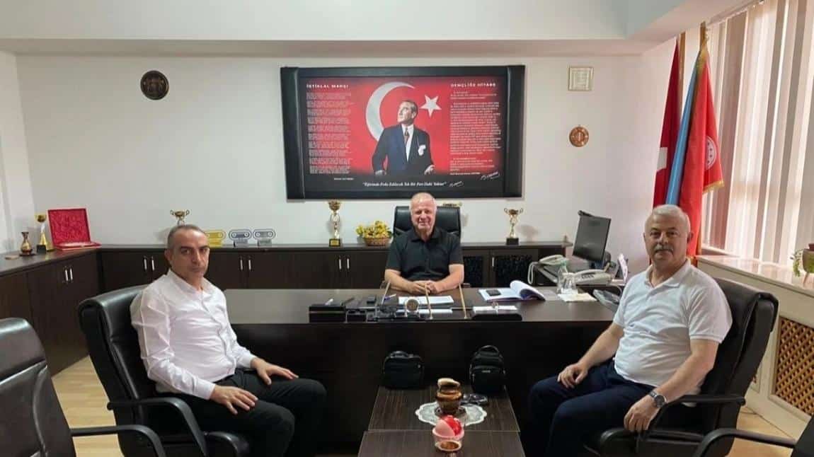 Burdur Sanayi ve Teknoloji İl Müdürlüğünden Mehmet AKBAŞ ve Serdar BAŞGÜL okulumuzu ziyaret etti.